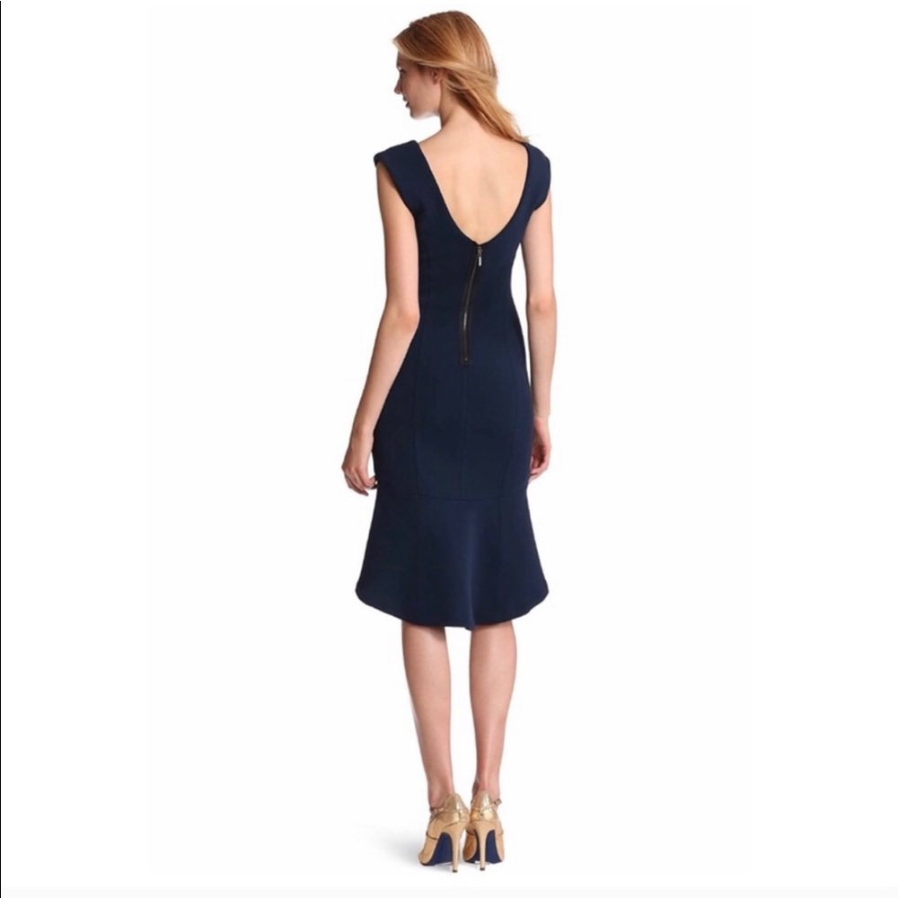Tracy Reese 4 exceptional seam “scuba” navy dress - Picture 4 of 9